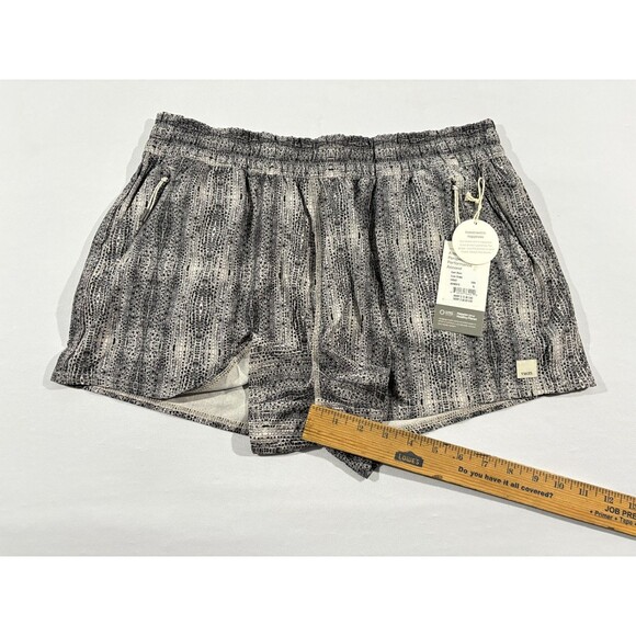 Vuori Womens Dash Shorts Dune Snake 3" Print Multi Zip Pockets Gym Sz XL NWT - Picture 6 of 8